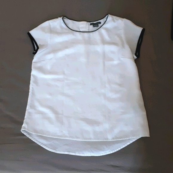 White top - Picture 1 of 5